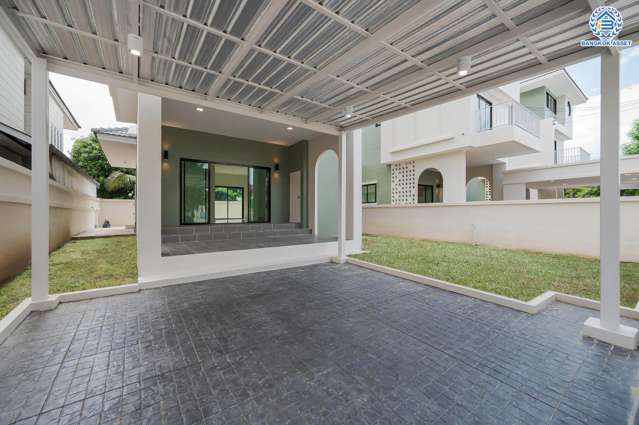 บ้านมือสองตกแต่งใหม่ โครงการ มณธานี บางแค บ้านเดี่ยว 3 ชั้น ดีไซน์หรูหรา เนื้อที่กว้าง 56.40 ตร.ว. พื้นที่ใช้สอย 240 ตร.ม. ฟังก์ชัน 5 ห้องนอน 4 ห้องน้ำ 2 ที่จอดรถ ฟังก์ชันครบตอบทุกไลฟ์สไตล์ บนทำเลศักยภาพ เชื่อมต่อถนนกาญจนาภิเษก ใกล้เดอะมอลล์บางแค ใกล้รถไฟฟ้าสายสีน้ำเงิน "สถานีหลักสอง" และจุดขึ้นทางด่วน "กาญจนาภิเษก"